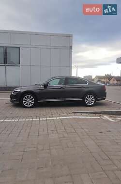 Седан Volkswagen Passat 2017 в Киеве