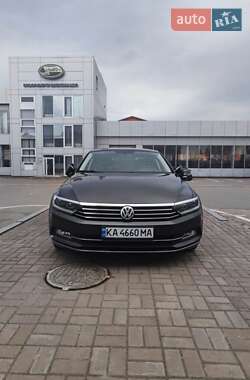 Седан Volkswagen Passat 2017 в Киеве