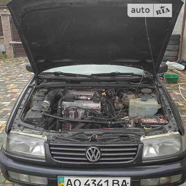 Універсал Volkswagen Passat 1994 в Виноградові