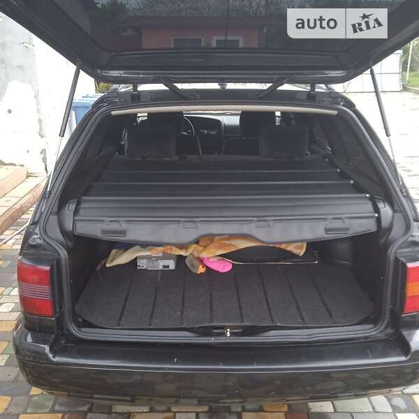 Універсал Volkswagen Passat 1994 в Виноградові