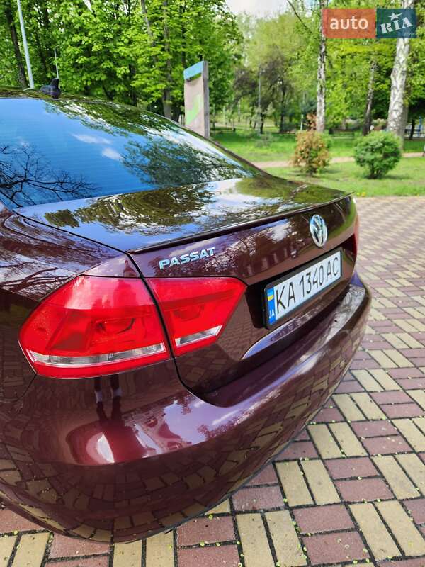 Седан Volkswagen Passat 2013 в Киеве