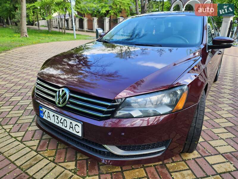 Седан Volkswagen Passat 2013 в Киеве
