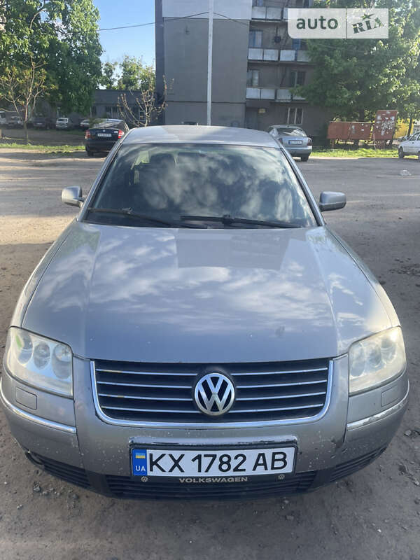 Седан Volkswagen Passat 2002 в Харькове