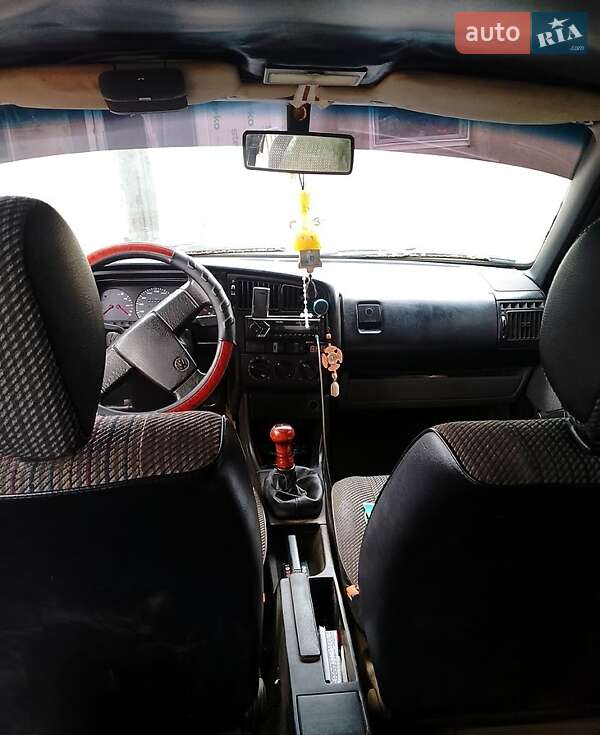 Седан Volkswagen Passat 1988 в Одессе