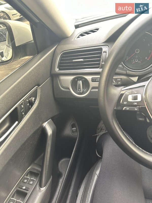Седан Volkswagen Passat 2016 в Одессе