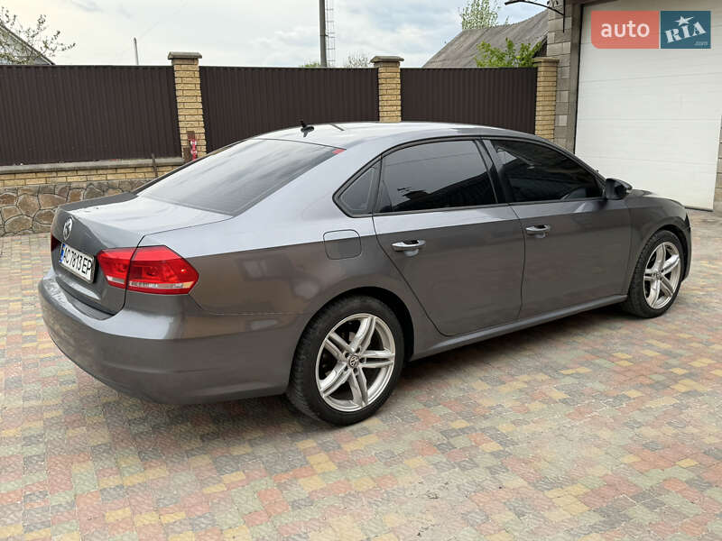 Седан Volkswagen Passat 2011 в Сарнах