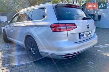 Универсал Volkswagen Passat 2017 в Староконстантинове