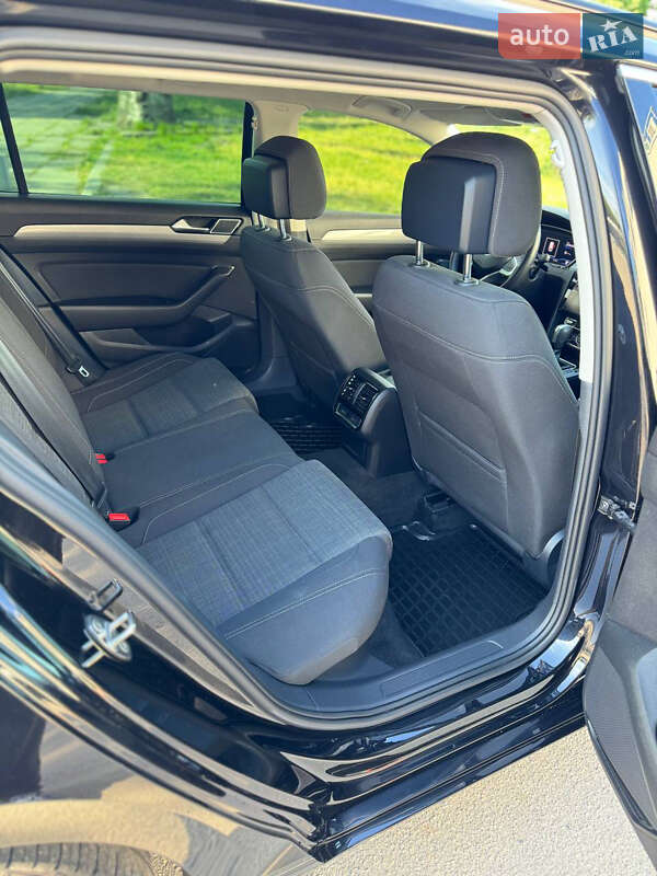 Универсал Volkswagen Passat 2019 в Запорожье