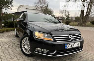 Седан Volkswagen Passat 2010 в Львове