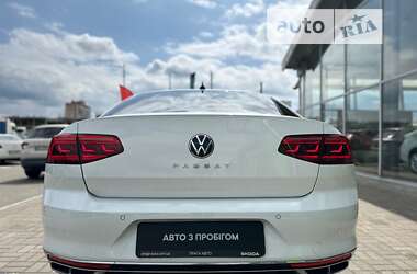 Седан Volkswagen Passat 2021 в Киеве