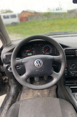 Универсал Volkswagen Passat 1998 в Звягеле