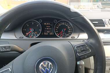 Універсал Volkswagen Passat 2010 в Чернівцях