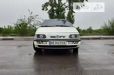 Седан Volkswagen Passat 1993 в Кривом Роге
