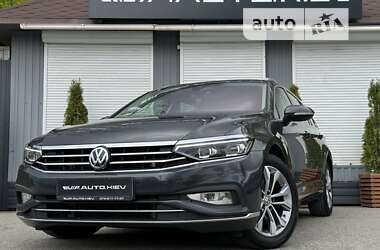 Универсал Volkswagen Passat 2020 в Киеве