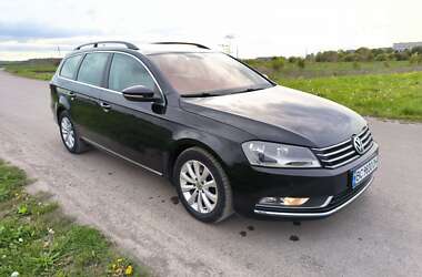 Універсал Volkswagen Passat 2012 в Львові