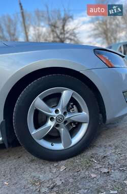 Седан Volkswagen Passat 2012 в 