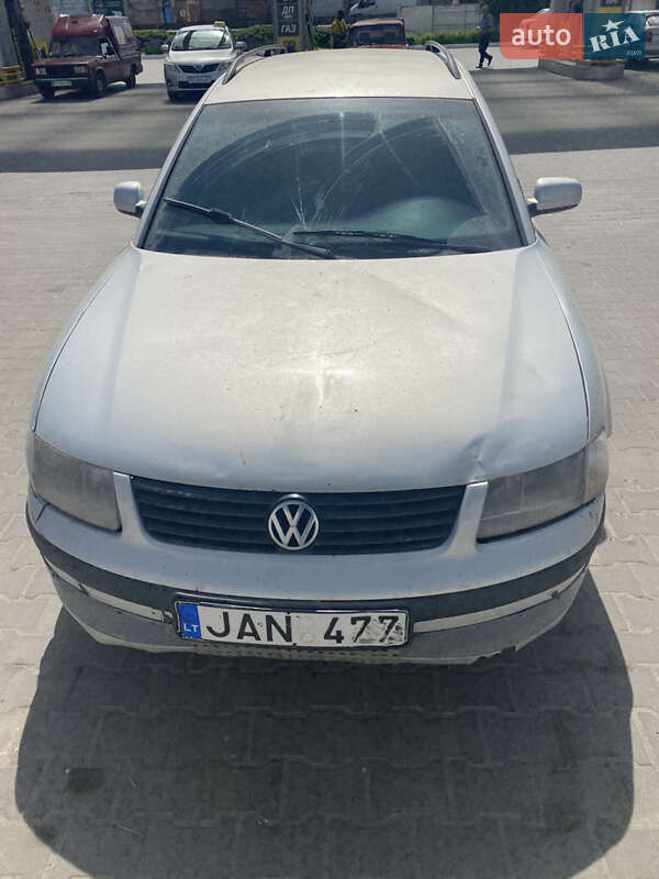Універсал Volkswagen Passat 1998 в Херсоні