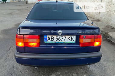 Седан Volkswagen Passat 1993 в Виннице