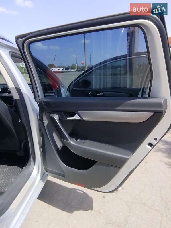 Универсал Volkswagen Passat 2011 в Покровске