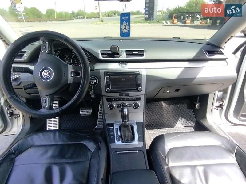 Универсал Volkswagen Passat 2011 в Покровске