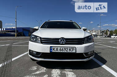 Универсал Volkswagen Passat 2011 в Киеве