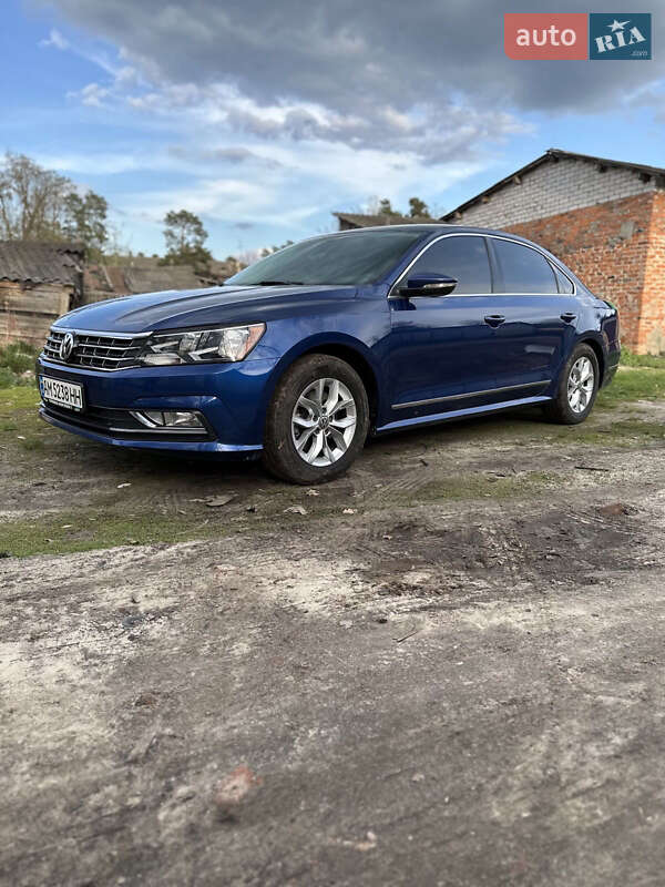 Седан Volkswagen Passat 2016 в Житомире