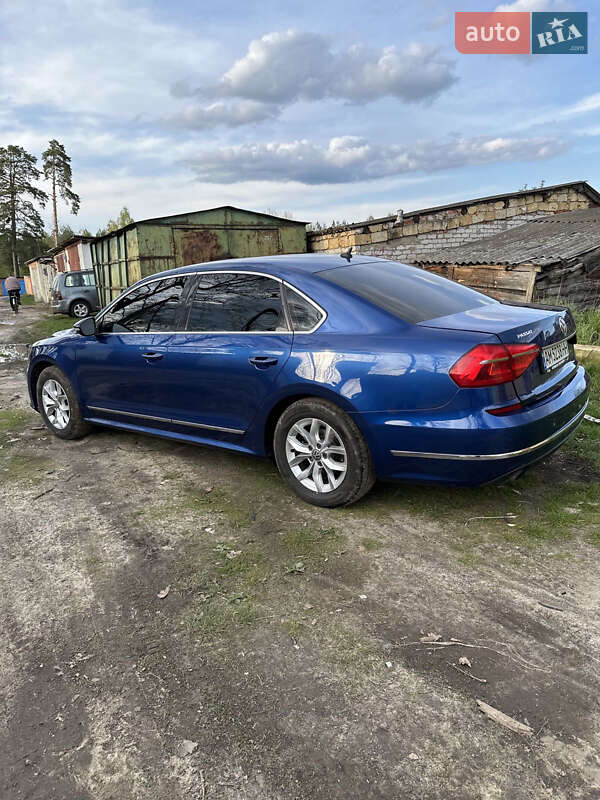 Седан Volkswagen Passat 2016 в Житомире