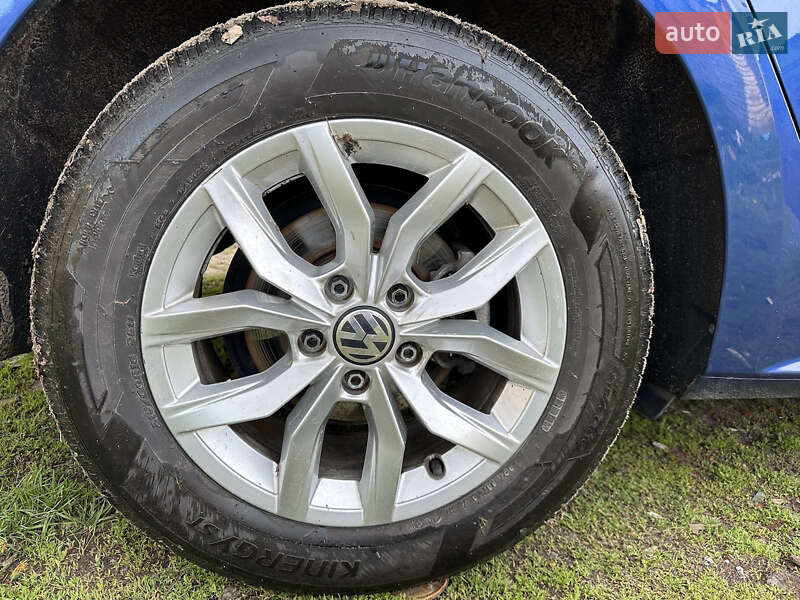 Седан Volkswagen Passat 2016 в Житомире