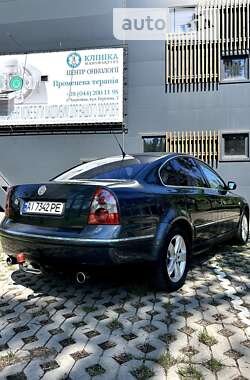 Седан Volkswagen Passat 2001 в Киеве