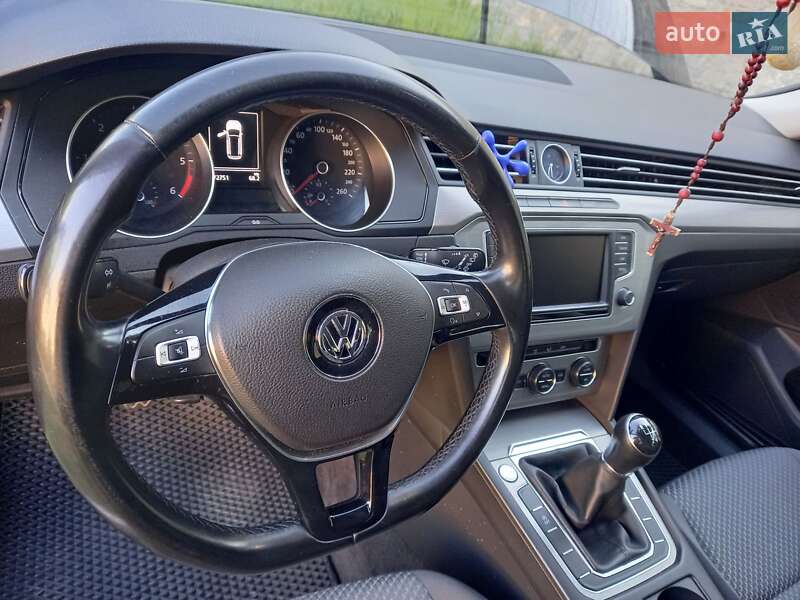 Универсал Volkswagen Passat 2015 в Каменец-Подольском