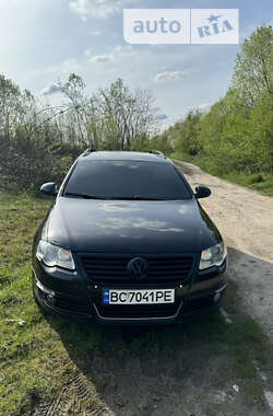 Універсал Volkswagen Passat 2010 в Золочеві