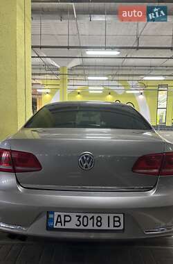 Седан Volkswagen Passat 2012 в Киеве