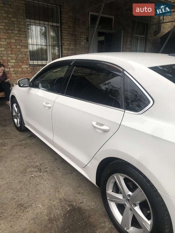 Седан Volkswagen Passat 2014 в Києві
