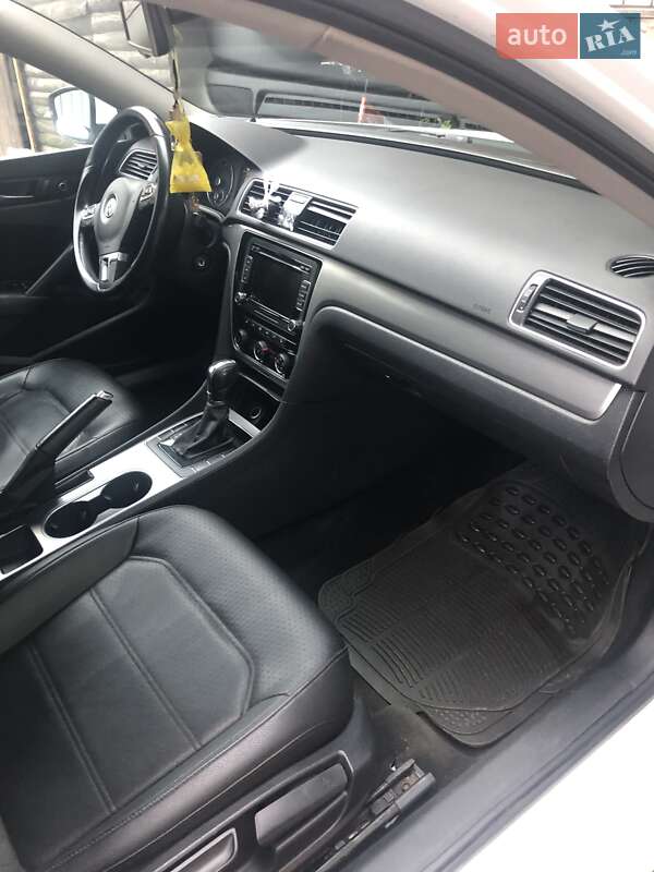 Седан Volkswagen Passat 2014 в Києві