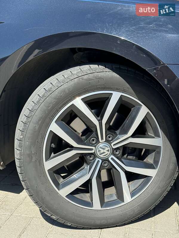 Универсал Volkswagen Passat 2019 в Днепре