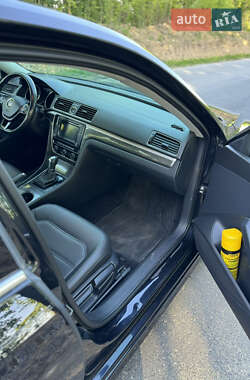 Седан Volkswagen Passat 2017 в Ивано-Франковске