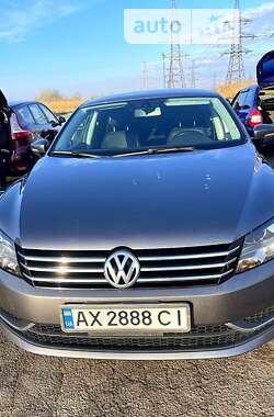 Седан Volkswagen Passat 2015 в Харкові