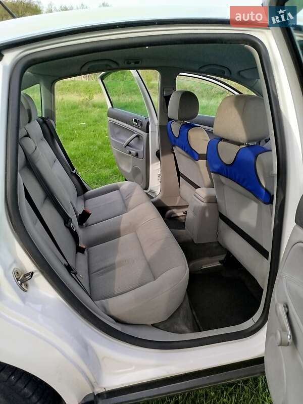 Седан Volkswagen Passat 2004 в Кропивницькому