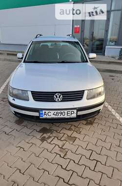 Універсал Volkswagen Passat 1999 в Нововолинську