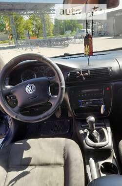 Седан Volkswagen Passat 2001 в Вижнице
