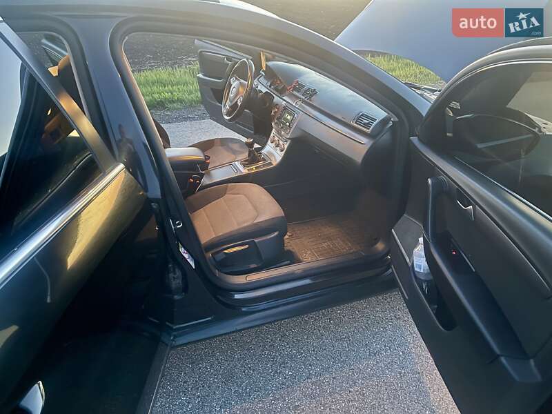 Универсал Volkswagen Passat 2012 в Карловке