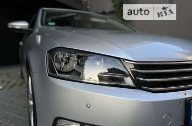 Універсал Volkswagen Passat 2011 в Івано-Франківську