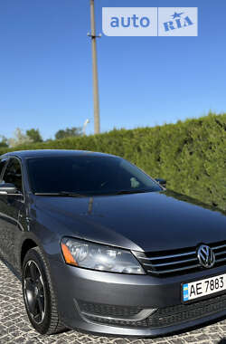 Седан Volkswagen Passat 2013 в Днепре