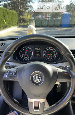 Седан Volkswagen Passat 2013 в Днепре