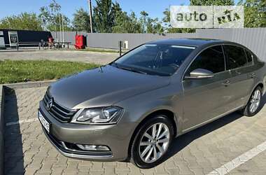 Седан Volkswagen Passat 2012 в Запоріжжі