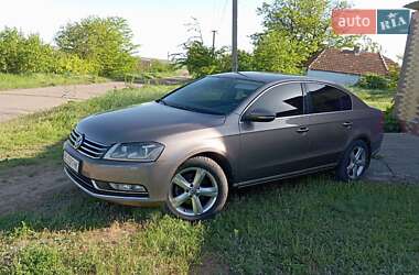 Седан Volkswagen Passat 2011 в Николаеве