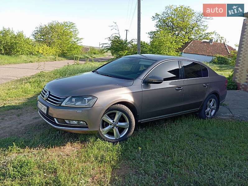 Седан Volkswagen Passat 2011 в Миколаєві