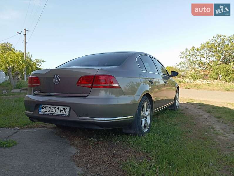 Седан Volkswagen Passat 2011 в Миколаєві