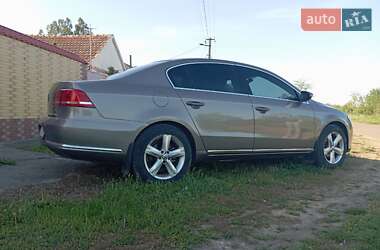 Седан Volkswagen Passat 2011 в Николаеве
