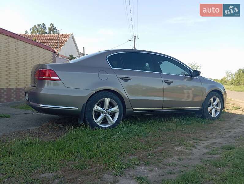 Седан Volkswagen Passat 2011 в Миколаєві